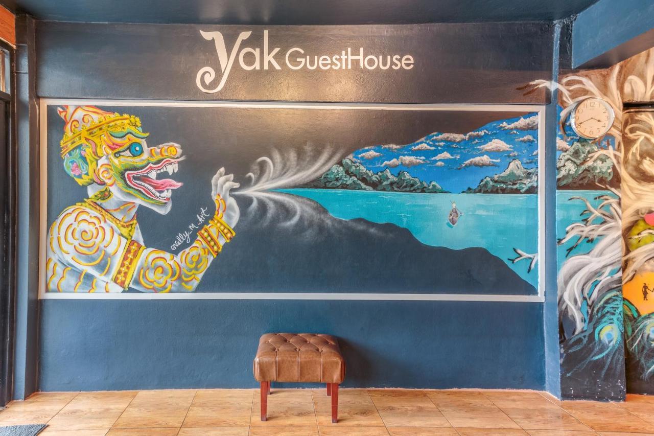 Yak Guesthouse Chiang Mai Bagian luar foto